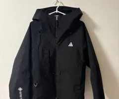 nike マウンテンパーカー