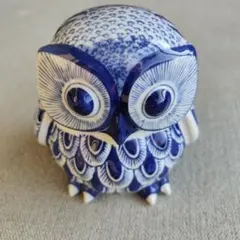 青と白のフクロウ置物 陶器製 身長21センチ