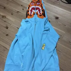 apeシャークパーカー水色