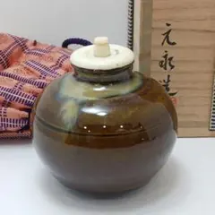 文琳茶入、信楽焼、桂秋作。 Amazon.co.jp: 茶道具 桂秋作 信楽 茶入 (共箱) : ホーム＆キッチン