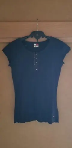 トミージーンズ　Tシャツ　レディース