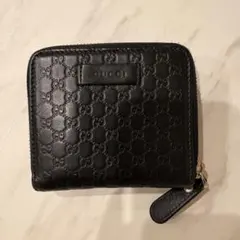 GUCCI ブラック GGパターン 二つ折り財布