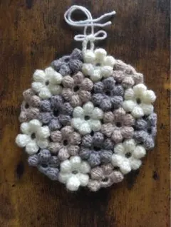 新商品❣️♡ふんわりモコモコ可愛い冬色カラーのお花のポットマット♡