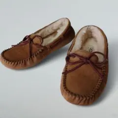 UGG アグ　ダコタ　モカシン　スリッポン スエード リボン ボア　スリッポン