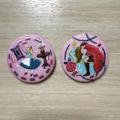 ディズニー刺繍缶バッチ2個　眠れる森の美女 不思議の国のアリス