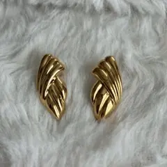MONET ゴールドカラー　ピアス　#3564のサムネイル