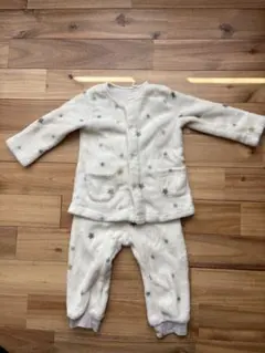 ベビーザらスで購入！フリース 腹巻き付きパジャマ 90cm ボタン付 白