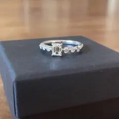 エメラルドカット♡ダイヤモンドリング 0.805ct