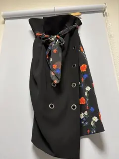 極美品 ⭐︎AKIRA NAKA アキラナカ ラップスカート 花柄 36のサムネイル