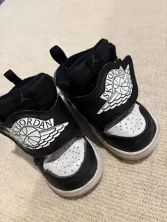 Jordan 12センチ　美品　キッズシューズのサムネイル