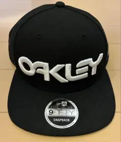 NEW ERA×OAKLEY ブラック　キャップのサムネイル