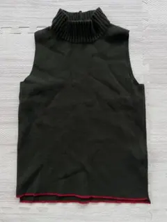 ダークグリーン ノースリーブ タートルネック　カーキ　ZARA