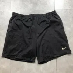 AA283 NIKE ショートパンツ メッシュ 刺繍ロゴ XL相当 黒 バスパン