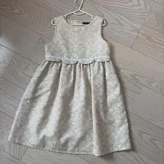 美品　BeBe ノースリーブワンピース 花柄 ベージュ 130cm