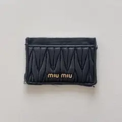 miumiu パスケース