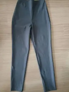 新品　P2pants ストレッチスリムパンツ　有木株式会社　グレー