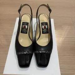 MIHAMA ミハマ バックストラップ パンプス 黒のサムネイル