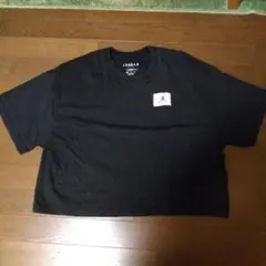 ジョーダン　ショート丈Tシャツのサムネイル