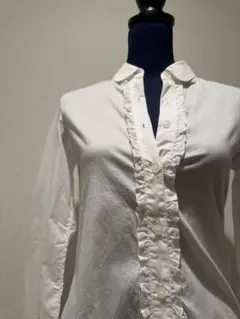 カリアング　長袖シャツ　✨ホワイト　フリル ブラウス