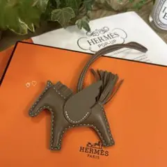 新品未使用★HERMES 単色　ペガサスPM ヴェールフィズ　ソーホワイト　B刻 新品未使用☆HERMES 単色 ペガサスPM ヴェールフィズ ソー