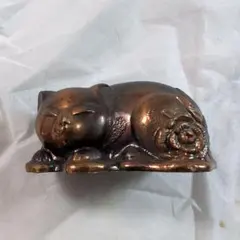 ブロンズ製 ,眠り猫の置物 約5cm