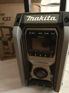 ほぼ未使用　Makita Bluetooth mr005g ブラック 楽天市場】マキタ MR005GZB 充電式ラジオ 黒 Bluetooth対応 本体