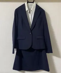 スカートスーツ