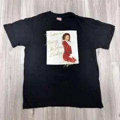 黒ティーシャツ