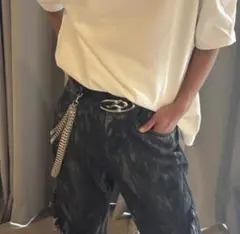 ブラックレザーベルト シルバーのロゴバックル