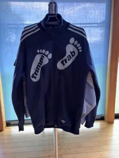 トリミン・トラブ プリントジャージ ネイビーadidas - メルカリ