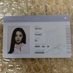 TWICE IDカード　ツウィ　Formula of Love: O+T=<3