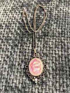 ヴィンテージ風ピンクネックレス