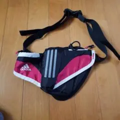 adidas ボディバッグ ウエストポーチ ブラック レッド