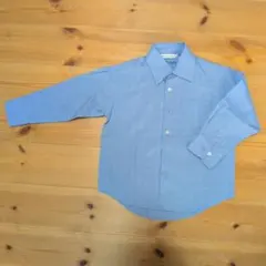 水色長袖シャツ
