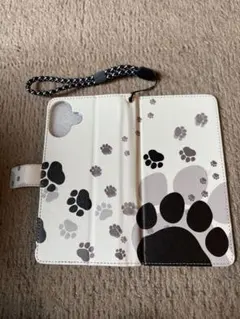 足跡デザイン 手帳型ケース ストラップ付き