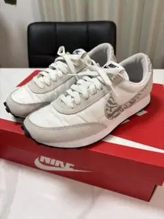 NIKE スニーカー ホワイト系