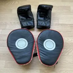 ボクシンググローブとミットセット　赤