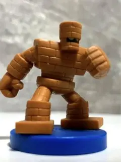 【非売品】  ドラクエ　ゴーレム　ミニフィギュア