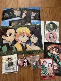 鬼滅の刃　竈門兄妹ランダムグッズ色々⭐︎オマケつきのサムネイル
