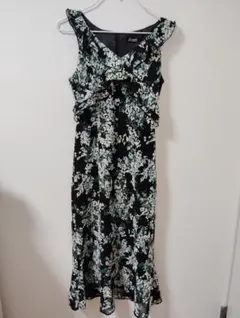 処分価格　未使用品　タグ付　花柄ノースリーブロングワンピース