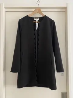 新品タグ付き✨ H&M スカラップ ノーカラーコート ブラック Mサイズ相当