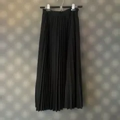 GU 黒 プリーツロングスカート