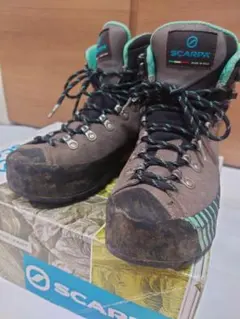 【値下げ】SCARPA リベレHD WMN※インソール未使用 23.5cm