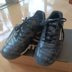 umbro フットサルシューズ ブラック　22.5㌢