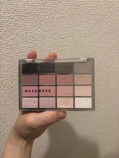 WAKEMAKE ソフトブラーリングアイパレット 16