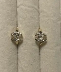 CCロゴ ピアス　ゴールド　シンプル