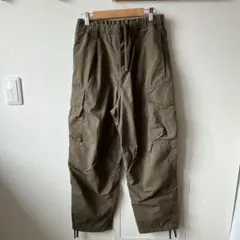 XS ユニクロ ワイドフィットパラシュート カーゴパンツのサムネイル