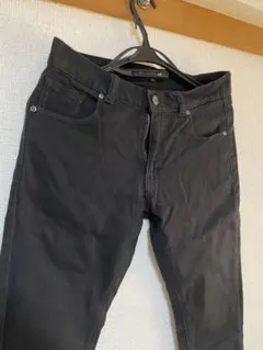 黒スキニーデニムパンツのサムネイル