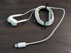イヤホン Lightningケーブル