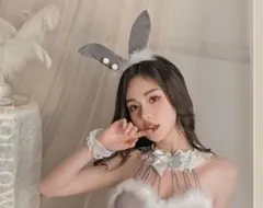 ファー装飾うさ耳カチューシャグレーポンポン付きバニー コスプレ イベント撮影用